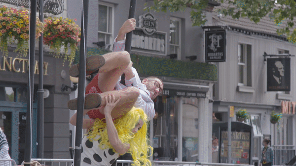 Honeymoon Balloon GIF 1.gif
