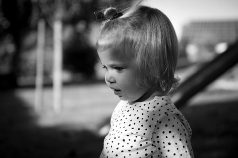 portrait schwarzweiss kinderfotografie kinderportrait