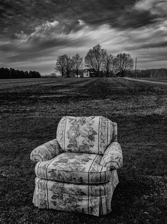 farmchair bw (1 of 1).jpeg