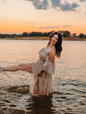 A Deluxe Senior Session with Elizabeth - DFW Senior Photographer
