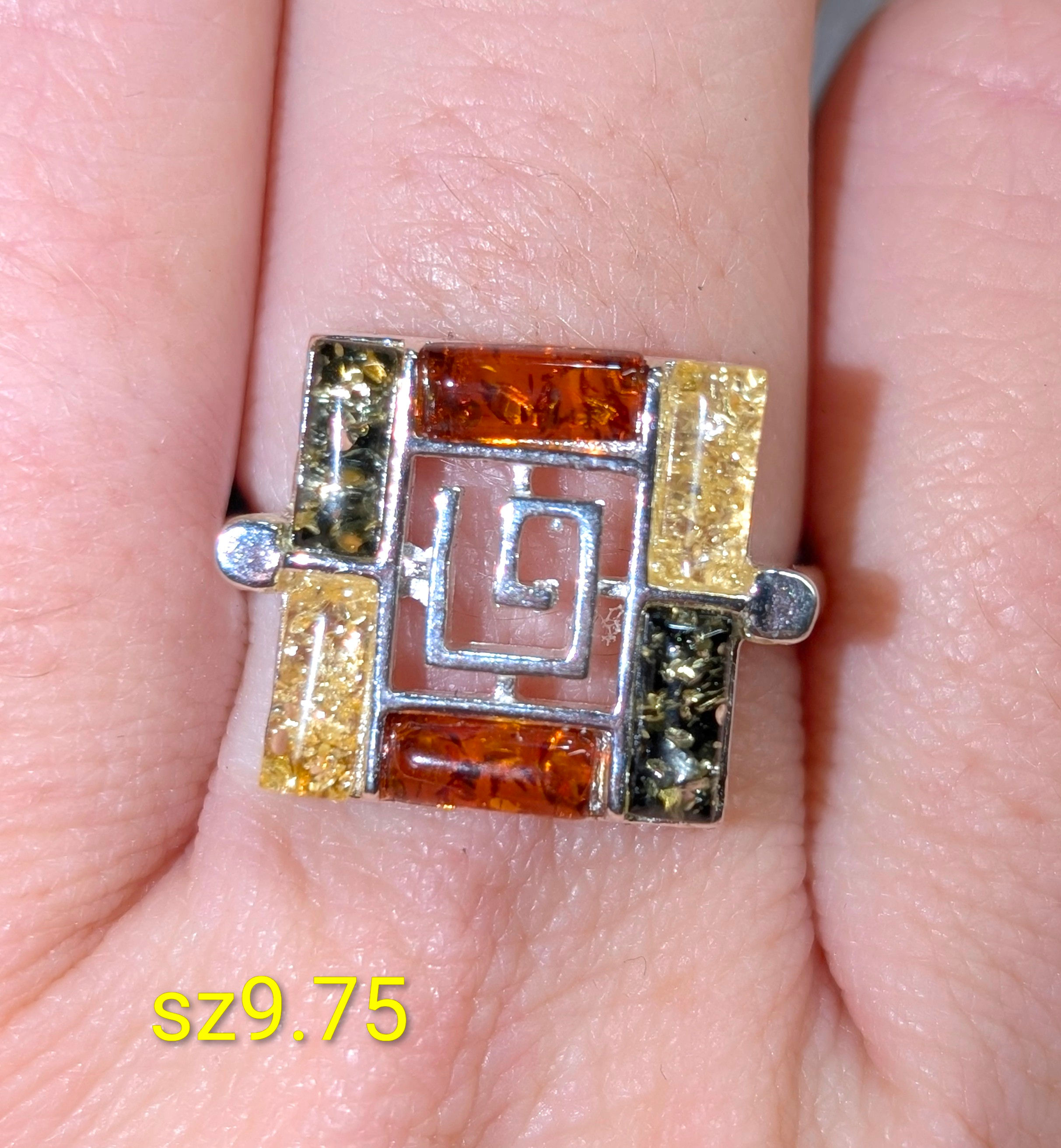sz9.75 Multi Amber Box Ring