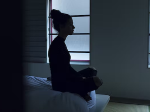 How sleep deprivation impacts our mental health: Practical tips for better sleep!