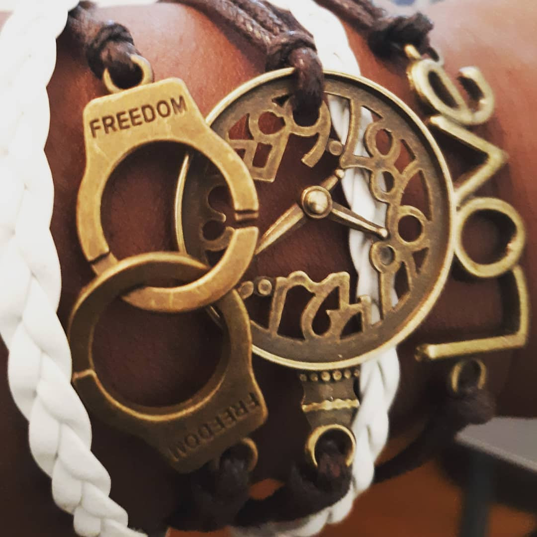 Free Gift with Subscription