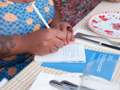 Atelier poésie à l'hôtel La Baignoire par Camille Aumont Carnel