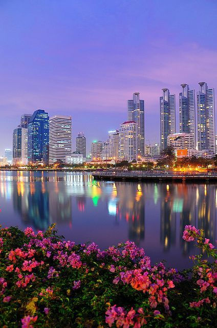 Explore Bangkok, Singapore and Malaysia tour package for 7 days