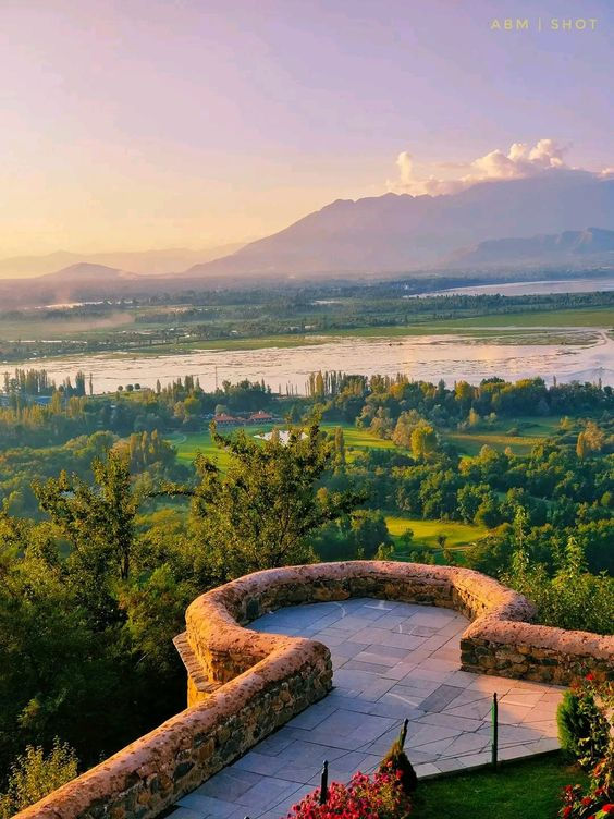 Thumbnail: Kashmir Bliss: Enchanting Valleys and Majestic Mountains