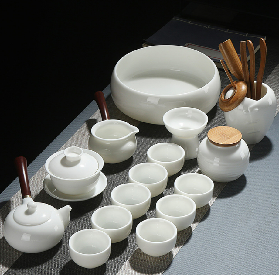 Miniatura: White Porcelain Tea Set Suite
