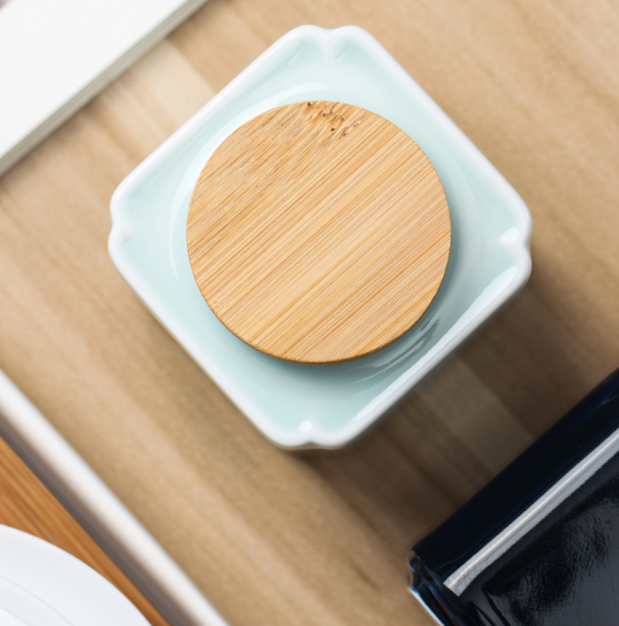 Miniatura: Porcelain Tea Caddy