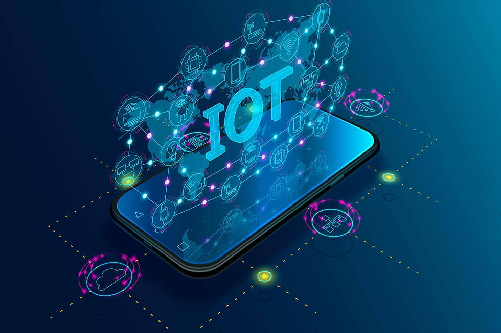 Gambar: Smartphone dengan hologram IoT dan ikon-ikon perangkat terhubung yang muncul dari layar.
