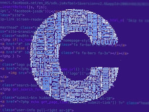 Gambar: Logo bahasa C berwarna biru yang terbentuk dari kumpulan kata-kata programming dan teknologi, dengan latar belakang kode HTML berwarna ungu.