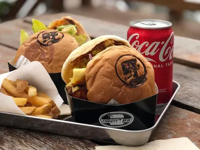 【2026綠島美食】綠島18間必吃美食、網美咖啡廳、餐廳推薦