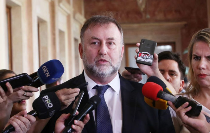 Médicos del IPS responsabilizan a titular de Hacienda de la “calamitosa” situación financiera del en