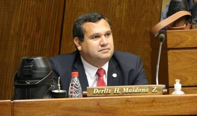 Reconoce que el permiso a Ulises Quintana 'no correspondía'