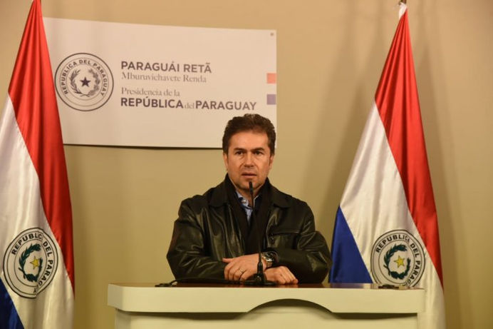 Castiglioni puso su cargo a disposición