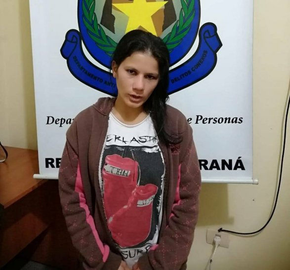 Captaba jovencitas por Facebook y luego las prostituía
