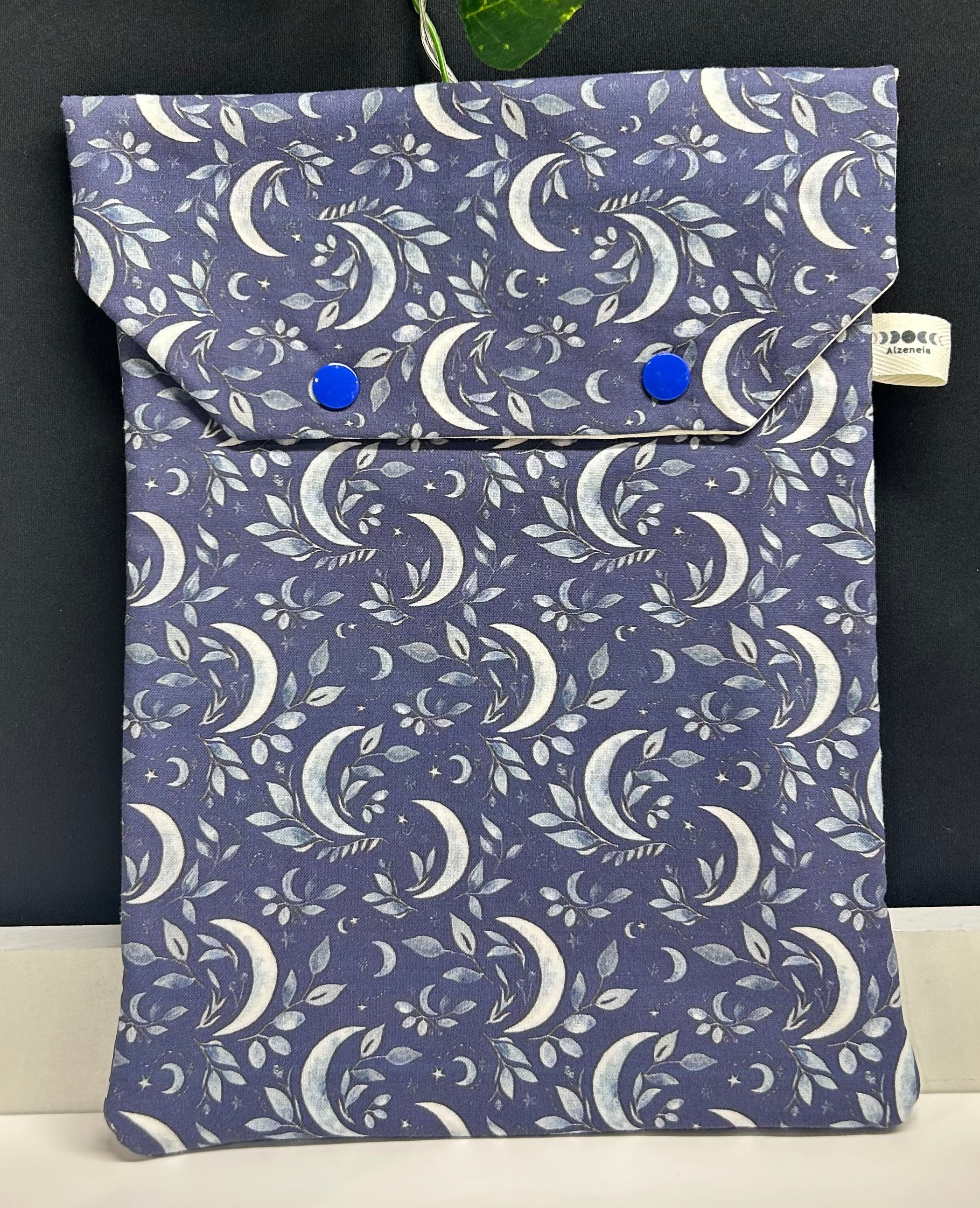 Luna Floral Navy Book Sleeve