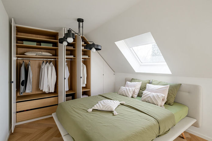 Discover the perfect storage solution for your sloped ceiling with our made-to-measure fitted wardrobes. Customized to fit the exact dimensions and angles of your space, these bespoke wardrobes provide ample storage for clothing, accessories, and more, ensuring every inch of your room is utilized efficiently.