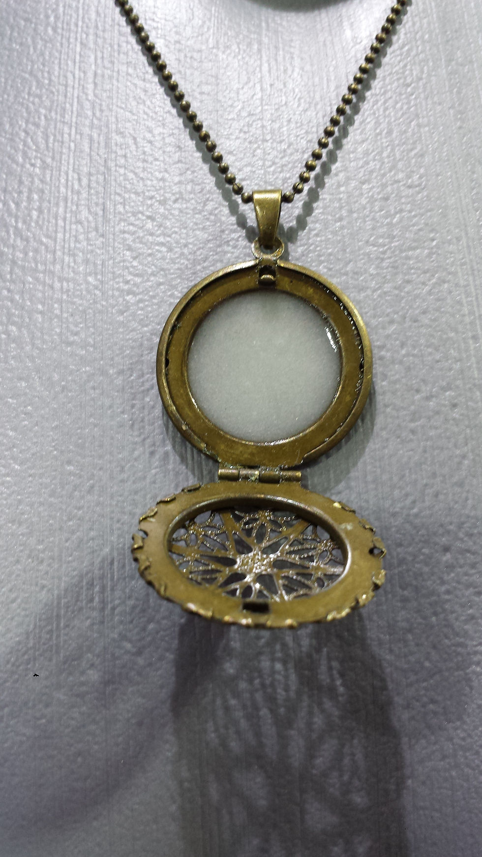 Miniature : médaillon antique secret - collection phosphorescents