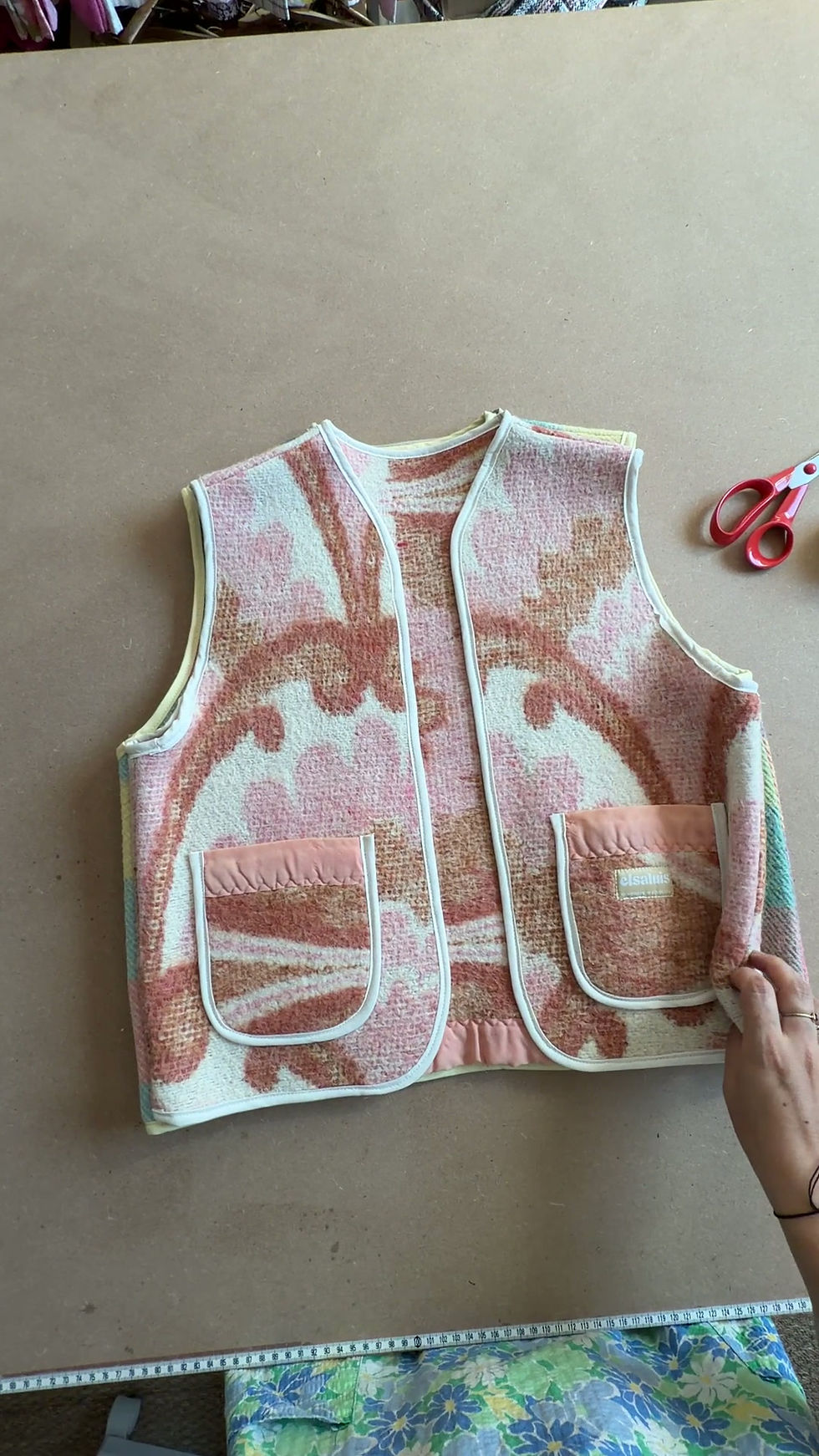 Miniature : Gilet 100% laine jaune