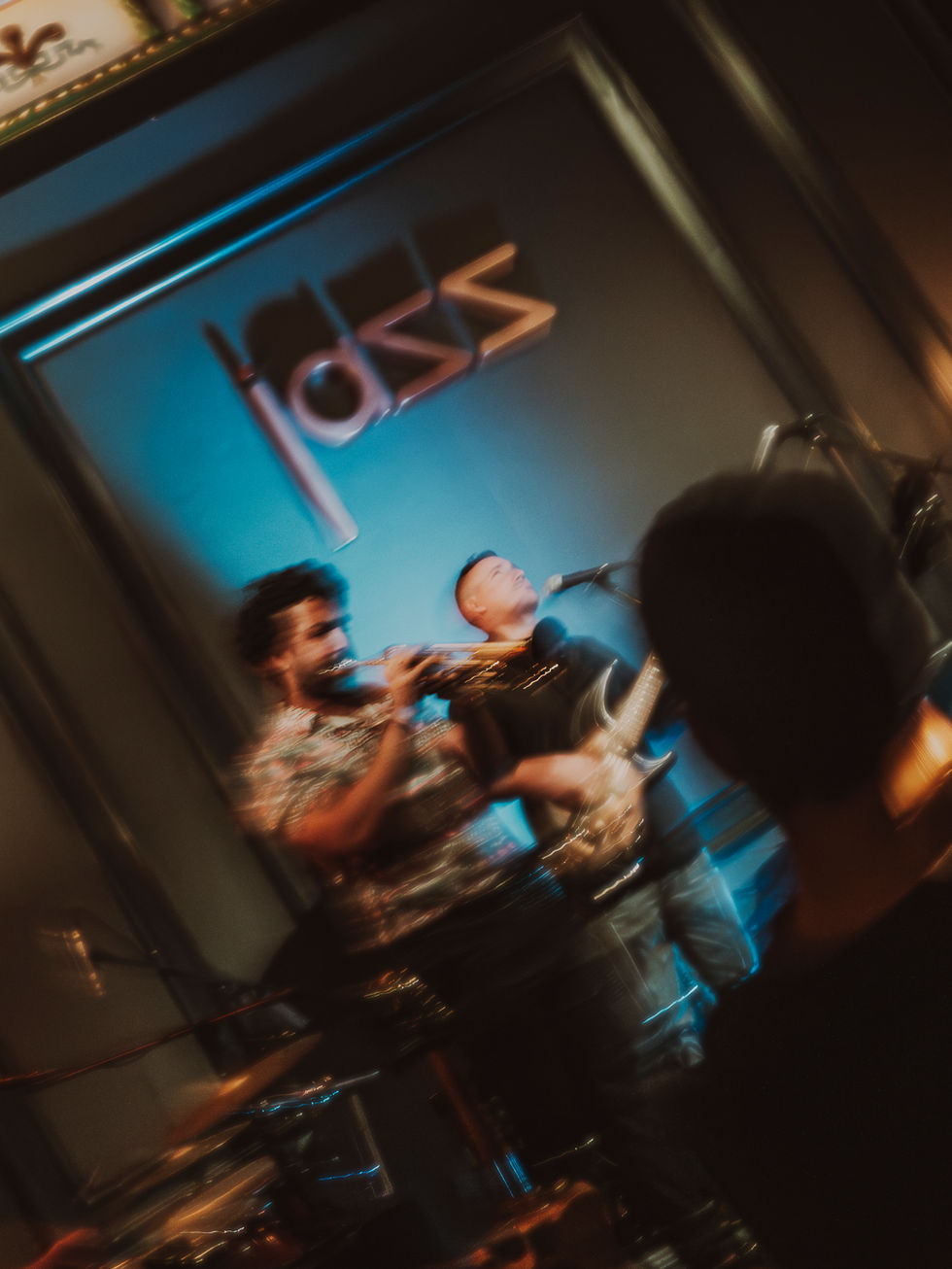 Cavéne content creation capturing the atmosphere of Jass Lounge Dubai.