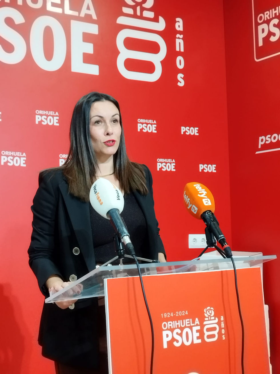 ORIHUELA RECONOCE QUE TIENE QUE HACER UN CONTRATO DE EMERGENCIA PARA QUE LAS LÍNEAS DE TRANSPORTE DE PEDANÍAS NO SE PIERDAN