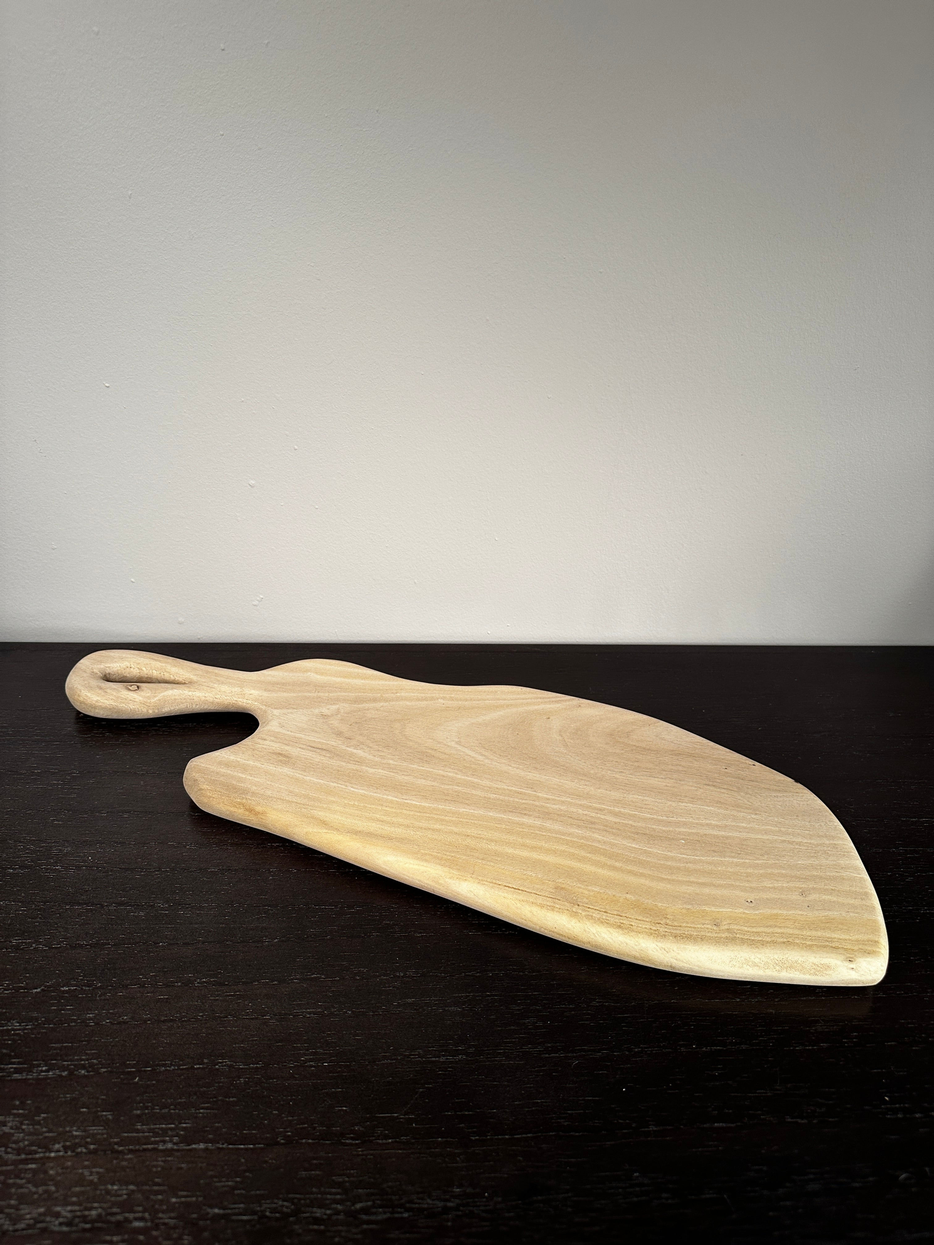 Cutting Board: Cutting Board w/ Wavy Handle [NOT IN STUDIO]