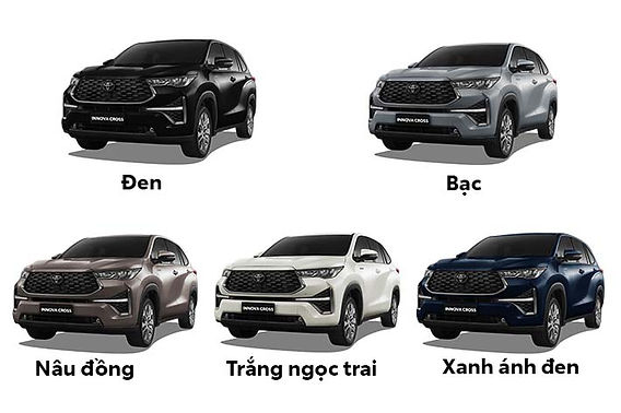 Màu xe Innova Cross: Bảng màu mới nhất & gợi ý theo mệnh Khách hàng nhận xe màu xe Toyota Innova Cross tại đại lý