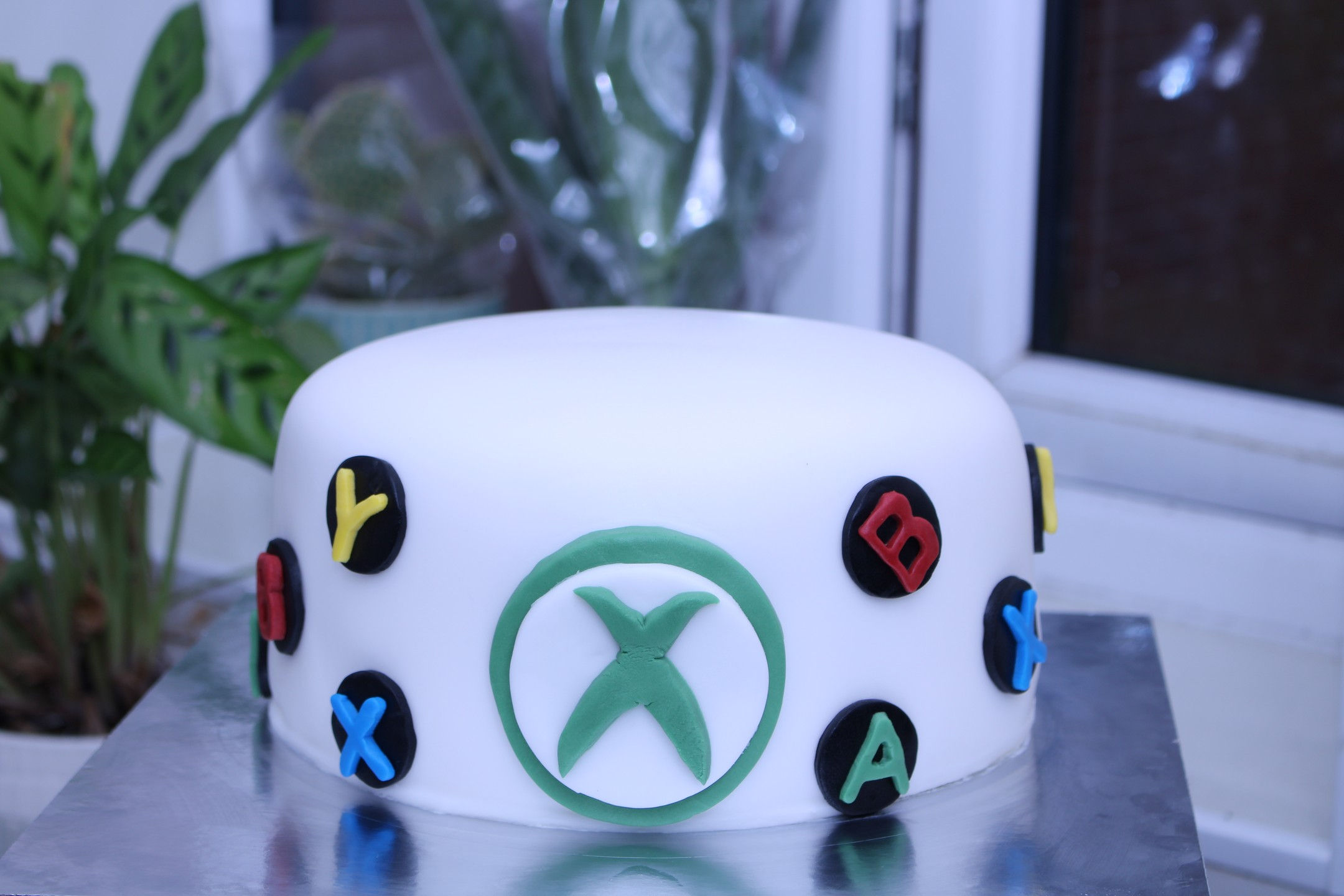 8" X box cake 