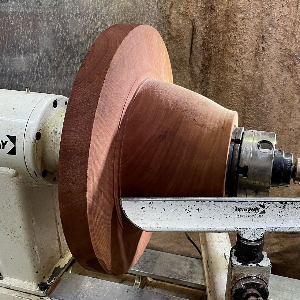The growth rings visible in the brim are an example of well balanced.