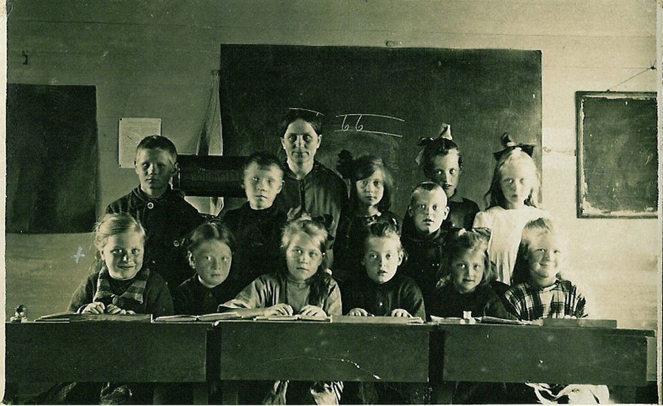 1922 2. klass bru skule.jpeg