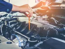 Revisão de carros seminovos: quando fazer e o que esperar da concessionária?