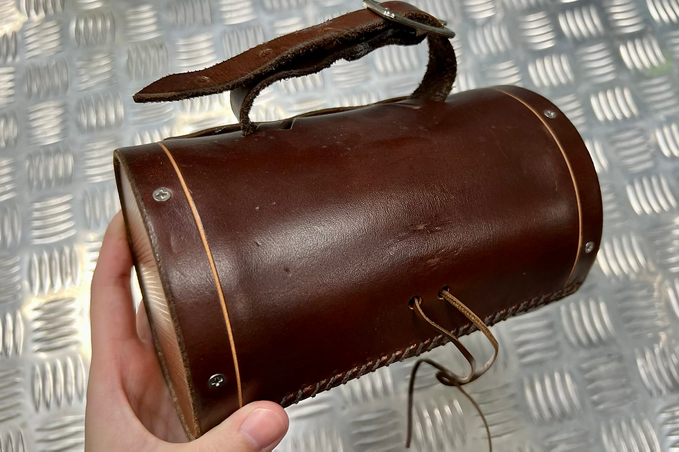 Thumbnail: Walnut Studiolo Leather Saddle Bag 復古真皮尾包