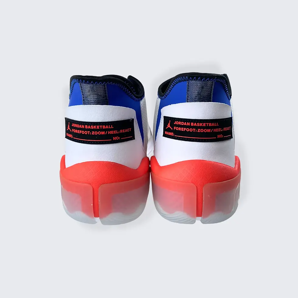 Miniaturbild: Paar Jordan Basketball Sneaker mit modernem Design und stabiler Passform