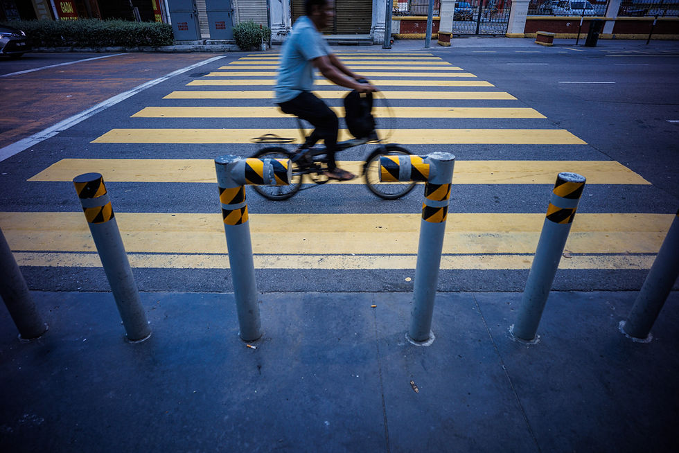 Cyclist connecting 2 points.