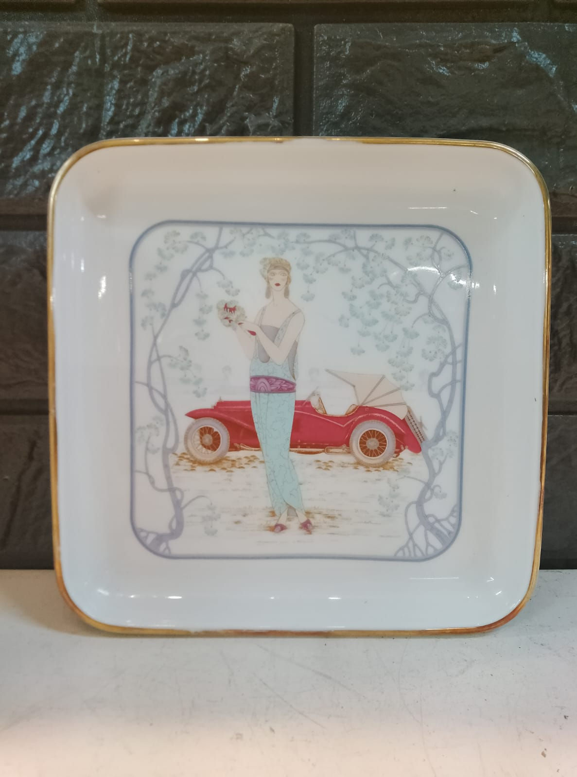 Piatto Quadrato Svuotatasche in Porcellana Limoges Grafica Liberty