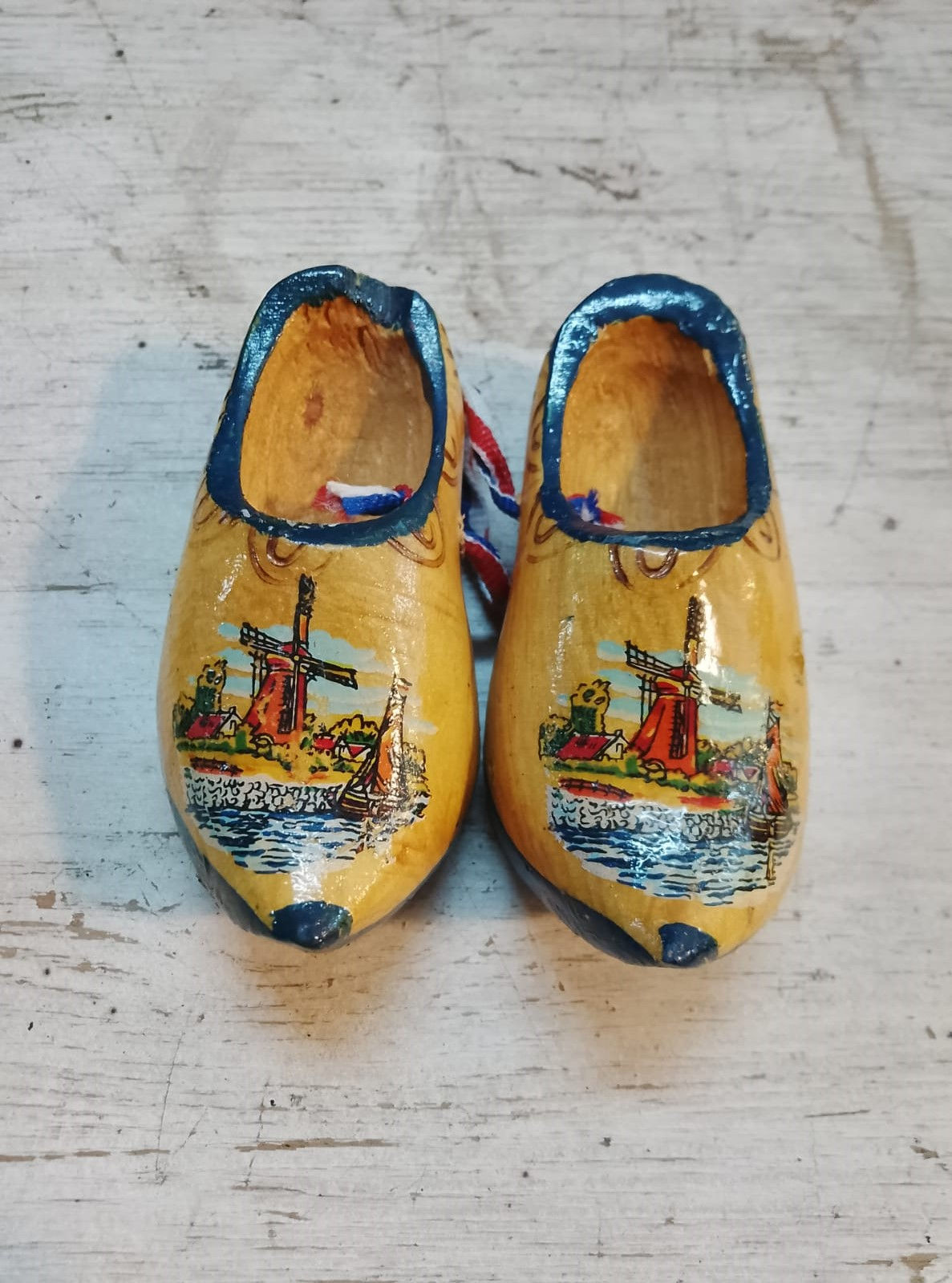 Soprammobile Miniatura Zoccoletti Olandesi in Legno