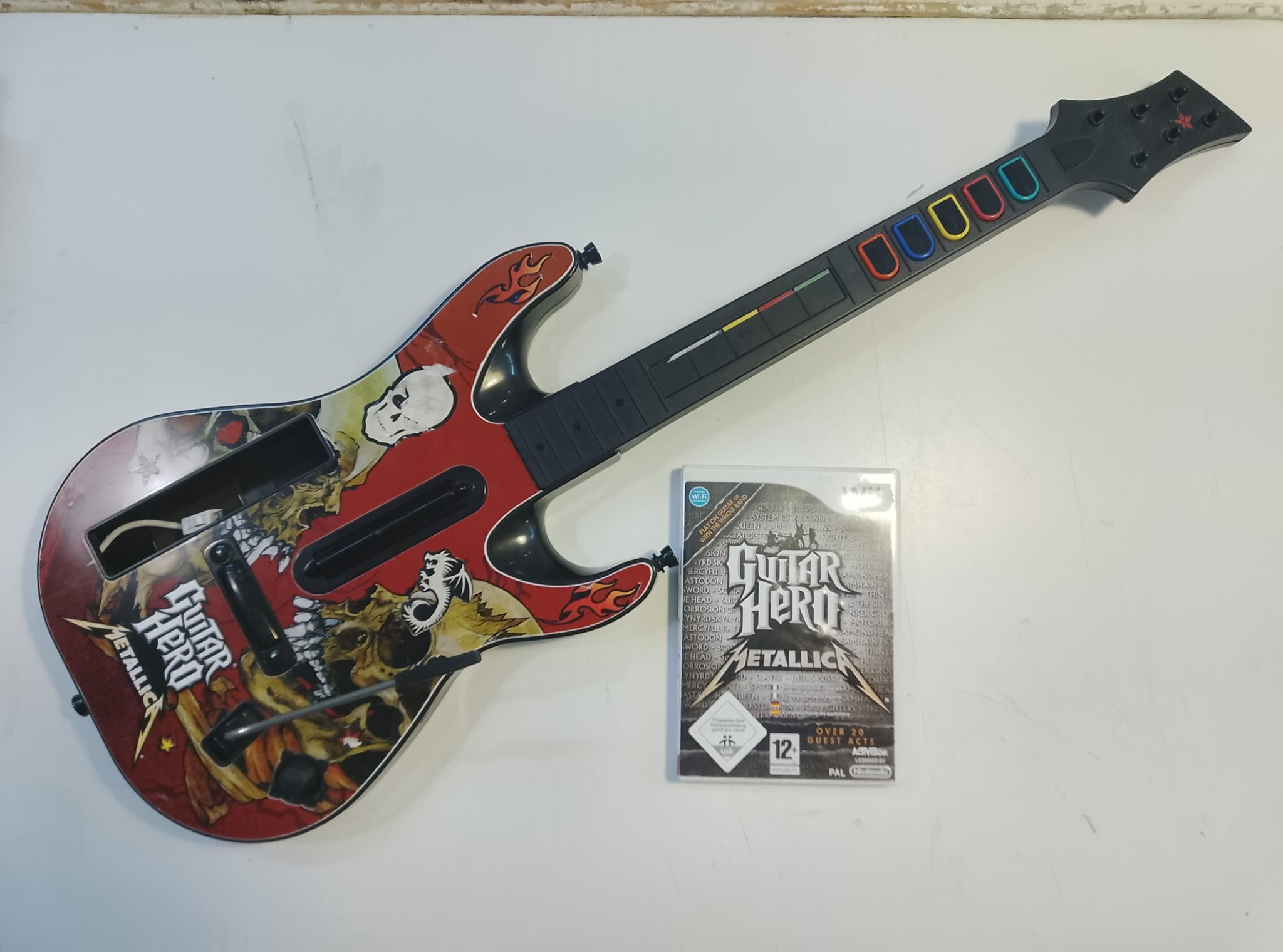 Gioco Guitar Hero METALLICA per NINTENDO WII con Chitarra