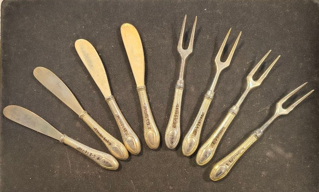 Servizio per 4 Persone Forchettine da Dolce o Coltellini da Burro a Scelta