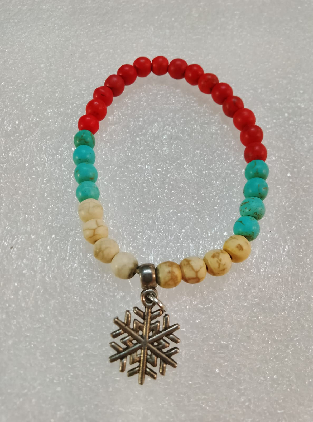 Braccialetto a Molla Perline Colorate Ciondolo Fiocco di Neve