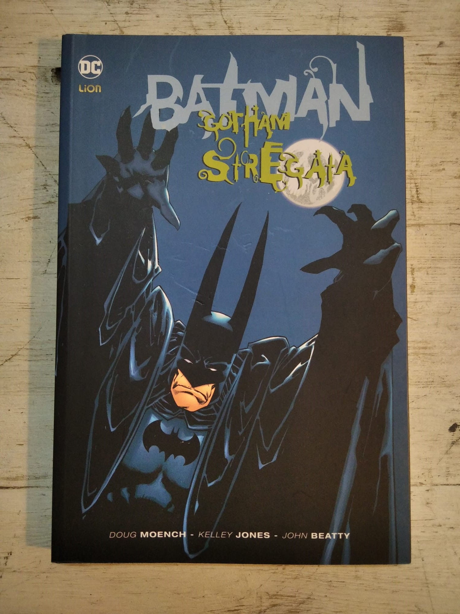 Fumetto BATMAN GOTHAM STREGATA di  Moench, Jones, Beatty DC Lion