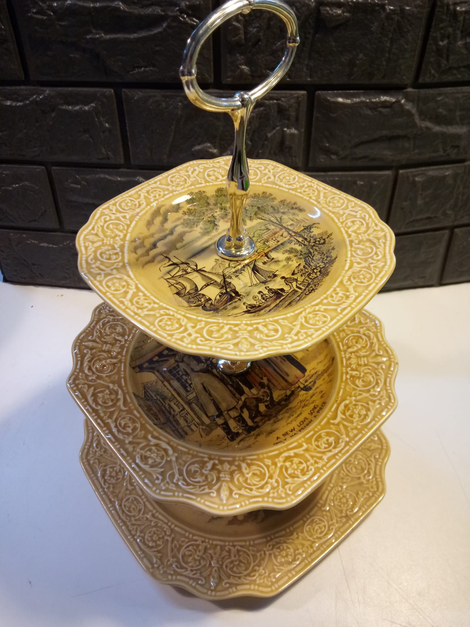 Alzata a 3 Livelli Ceramiche Inglesi SAFE HARBOR