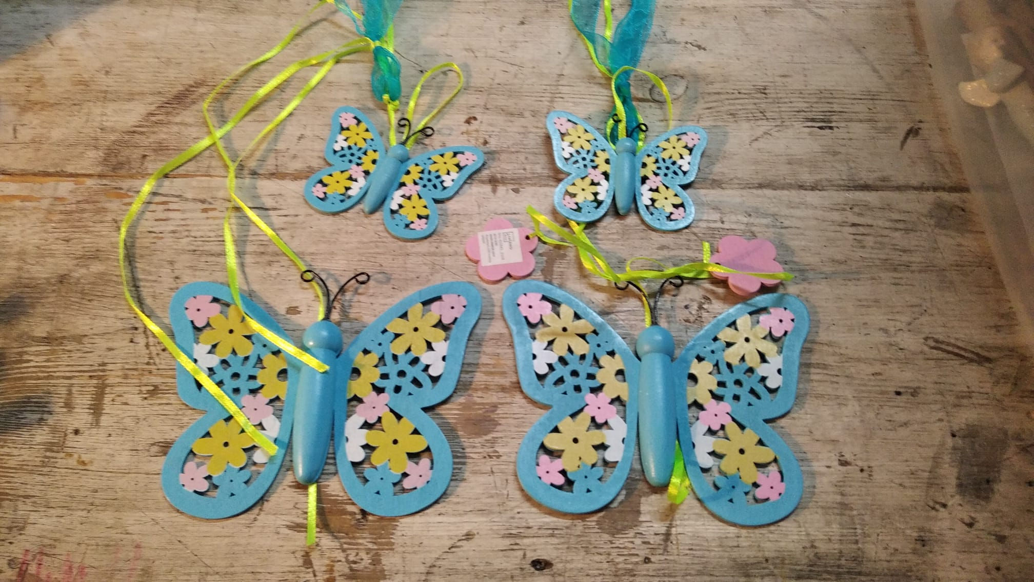 Decorazione Pensile con Farfalle in Legno