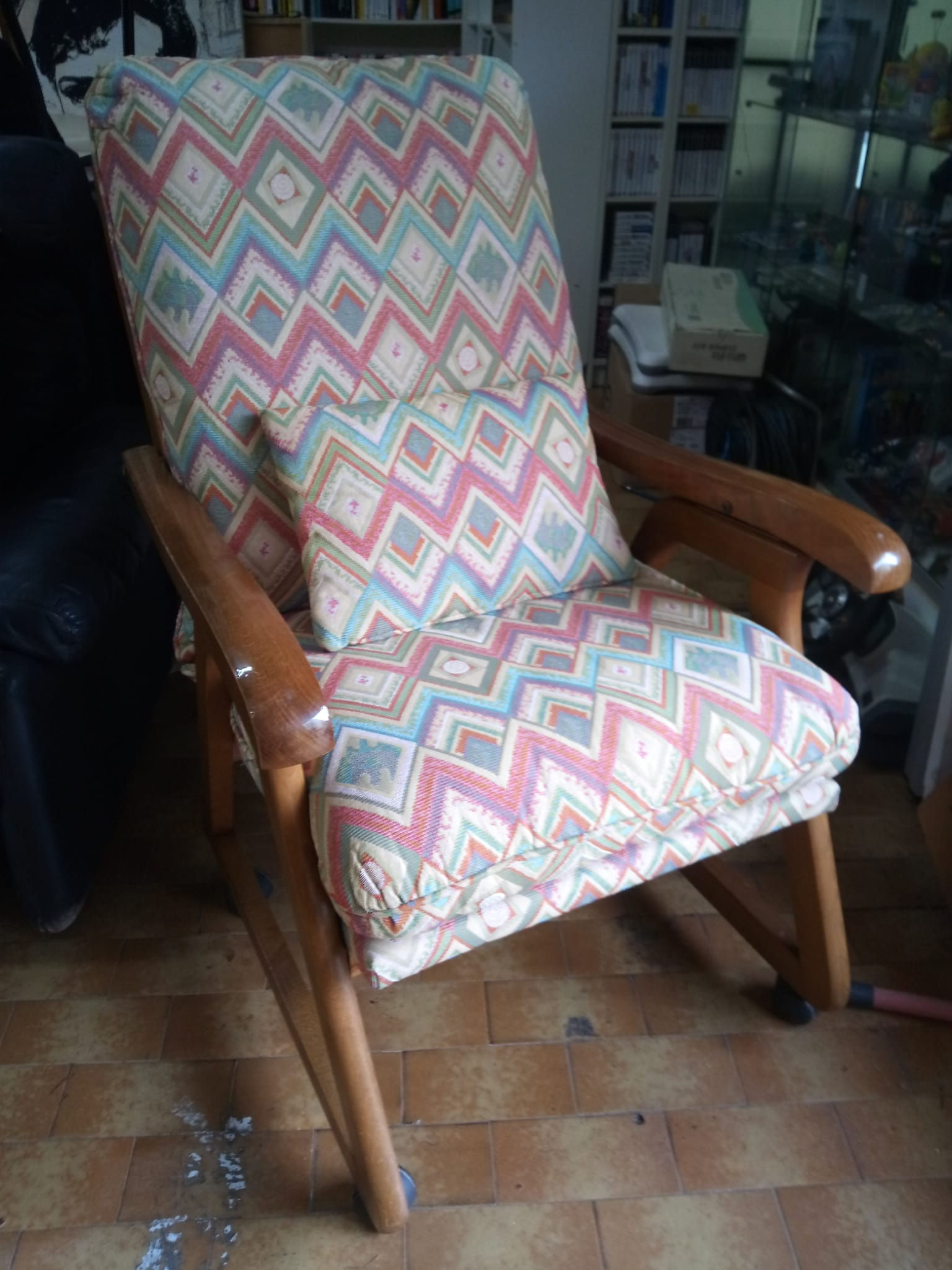 Poltrona Reclinabile Vintage in Stile Scandinavo Ritappezzata