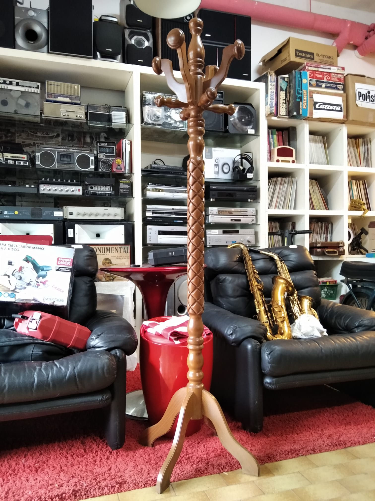 Appendi Abiti a Piantana Uomomorto Classico in Legno