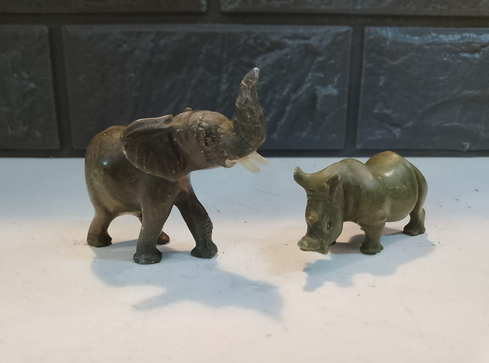 Soprammobile Miniatura Rinoceronte o Elefante Portafortuna in Pietra