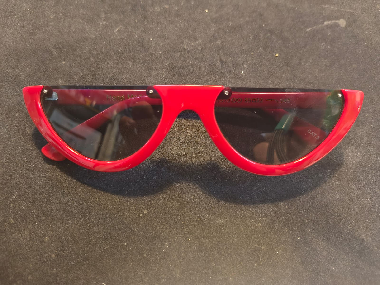 Occhiali da Sole Donna Montatura Rossa a Mezza Luna