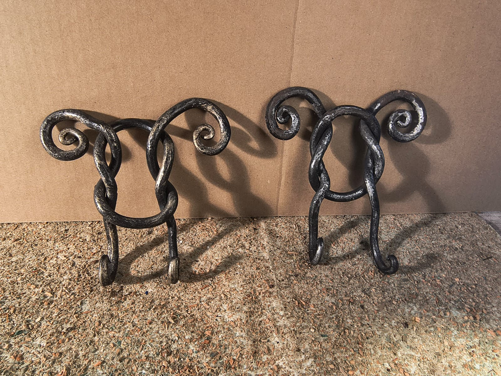 Gancio Doppio Appendi Abiti da Parete Nodo in Ferro Battuto