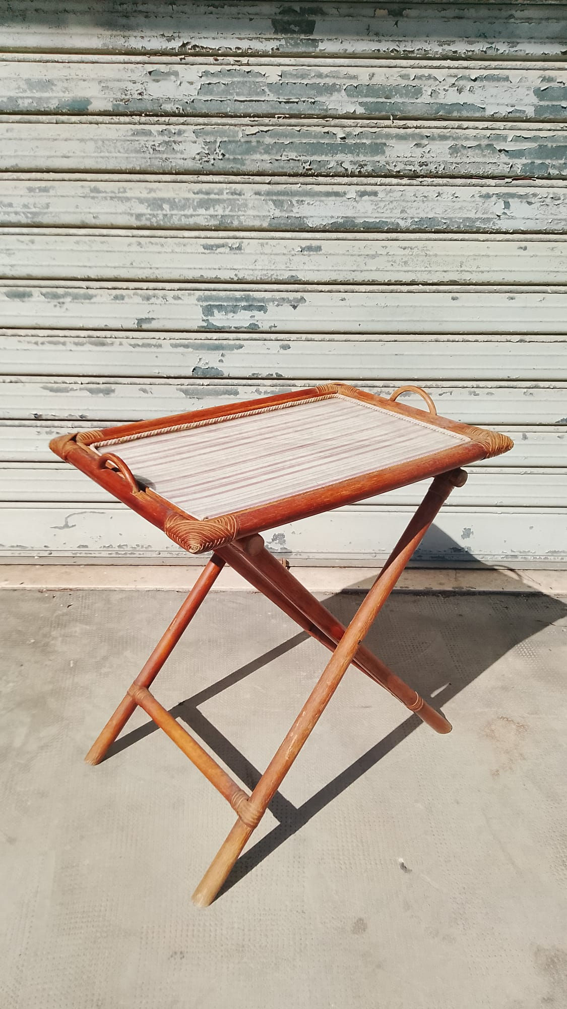 Tavolino Vassoio con Piede  in Bambù