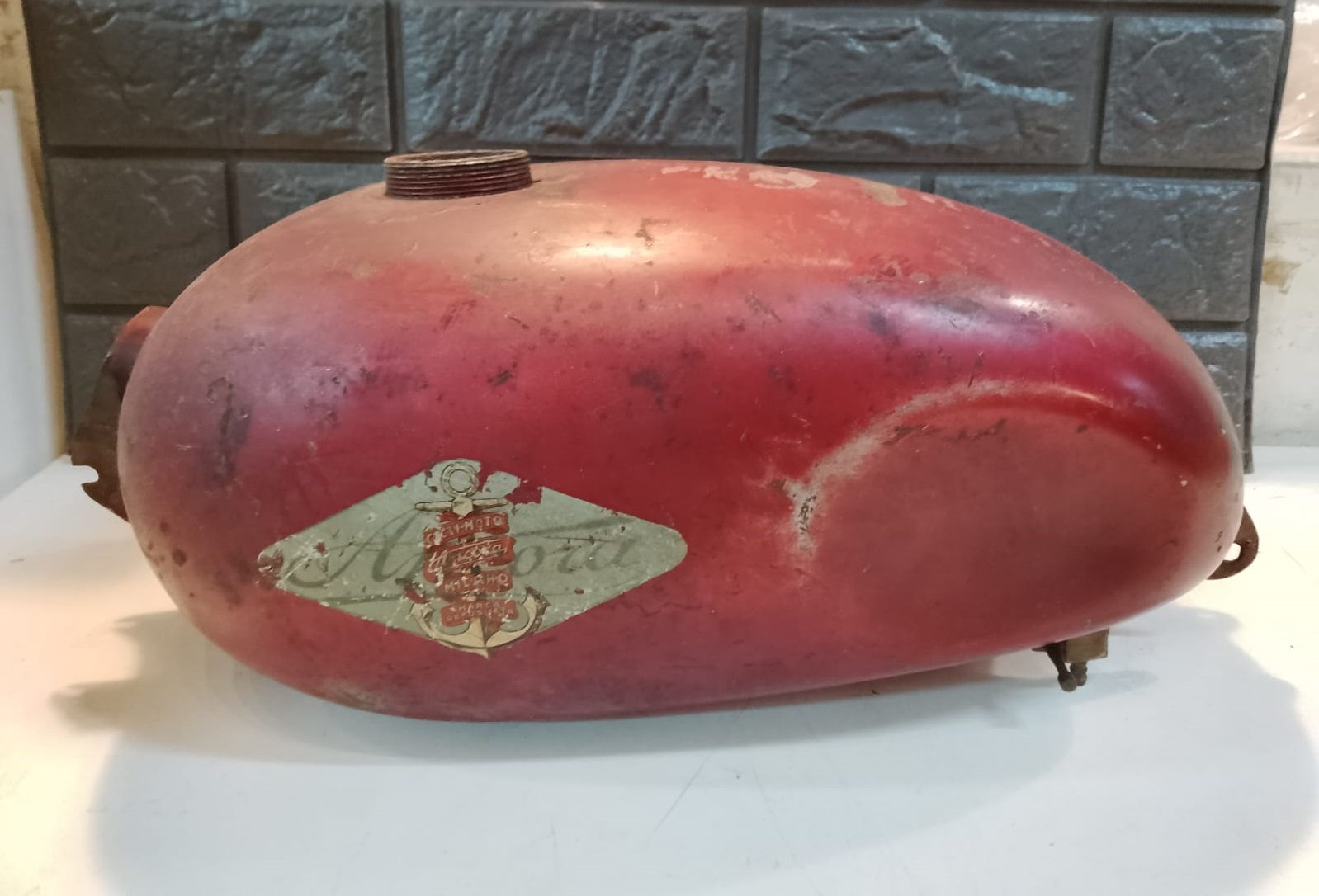 Serbatoio Vintage per Moto d'Epoca ANCORA