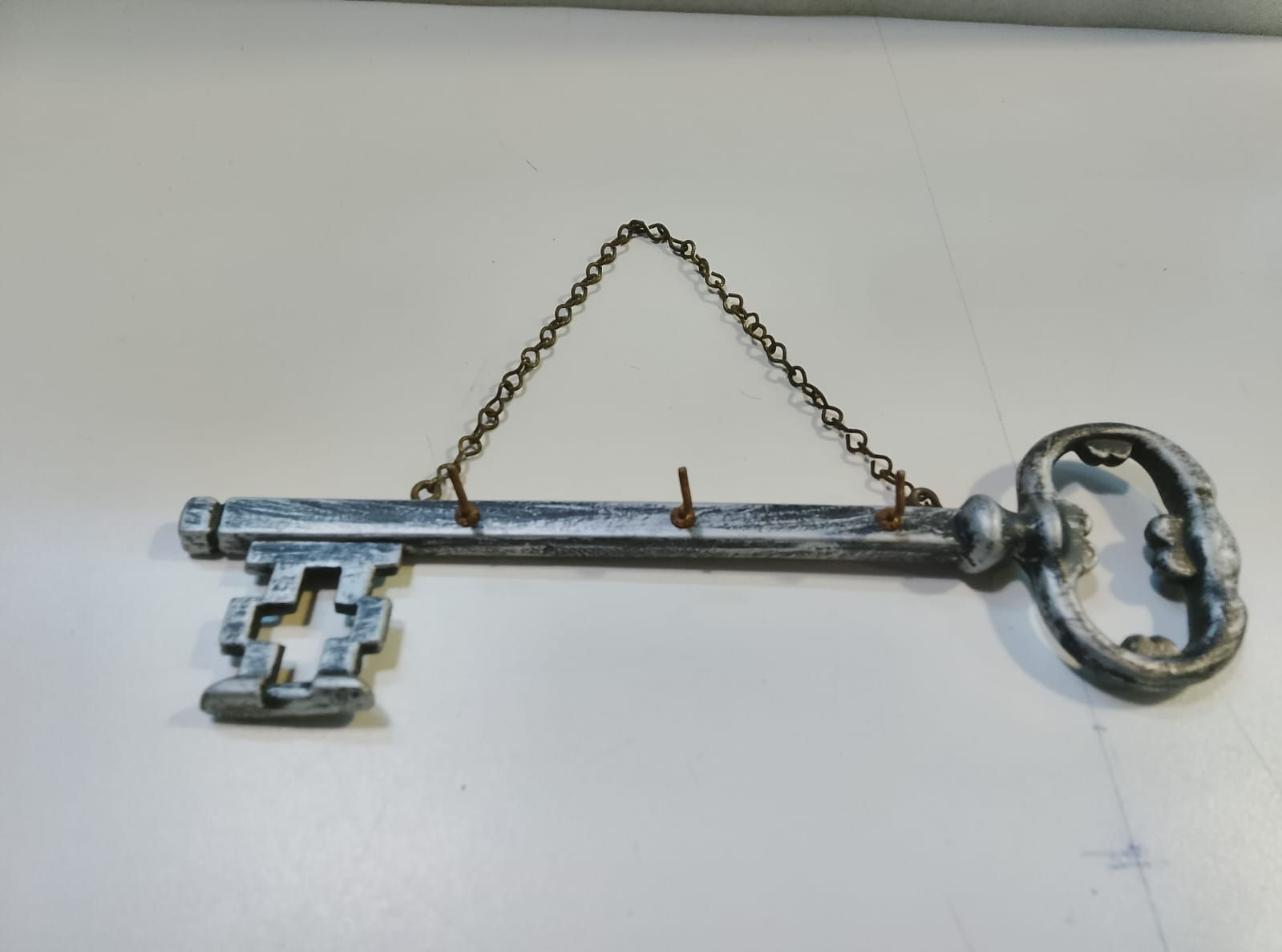 Gancio Appendi Chiavi in Ferro a Forma di Grande Chiave